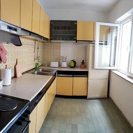 Pine Tree Apartment